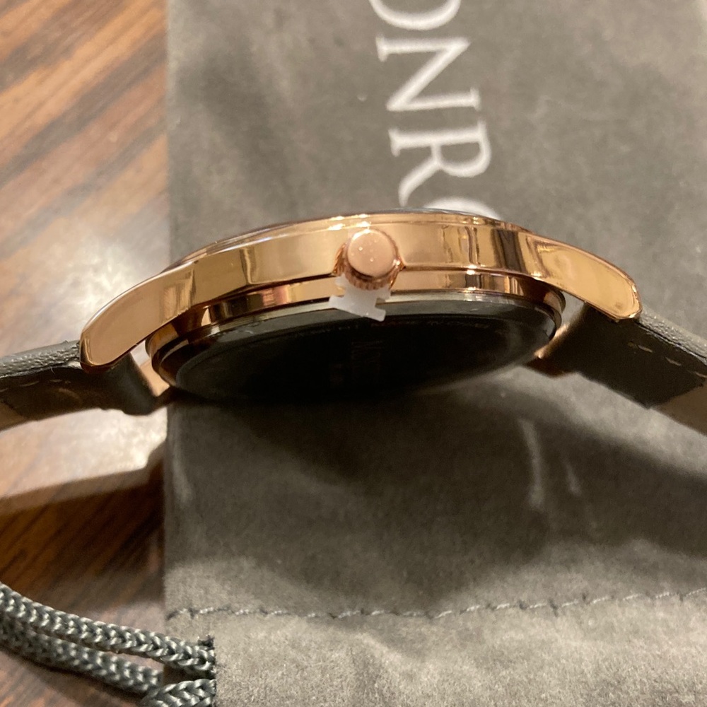 Maéstro Monroé NEW Rose Gold 33mm  Women’s Watch with Gray Strap. W/dust bag - Picture 7 of 7